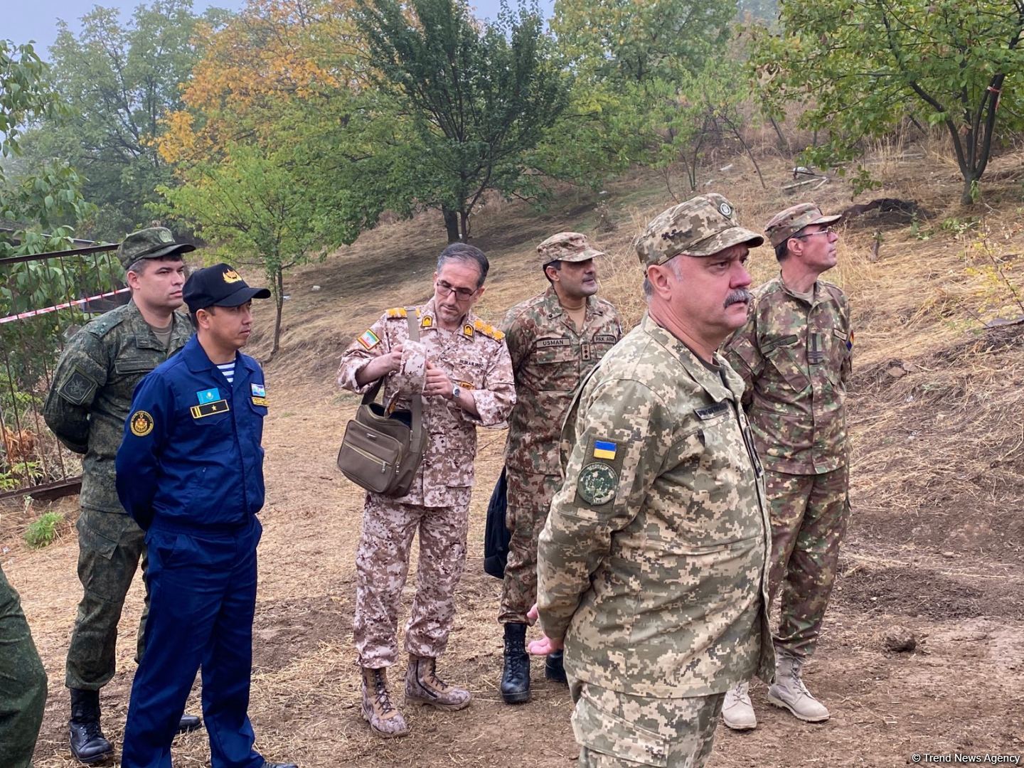 Military attachés accredited to Azerbaijan examine mass burial site found in Edilli village (PHOTO)