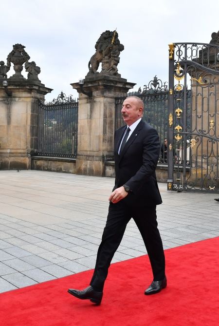 President of Azerbaijan Ilham Aliyev attends inaugural meeting of European Political Community Summit (PHOTO/VIDEO)