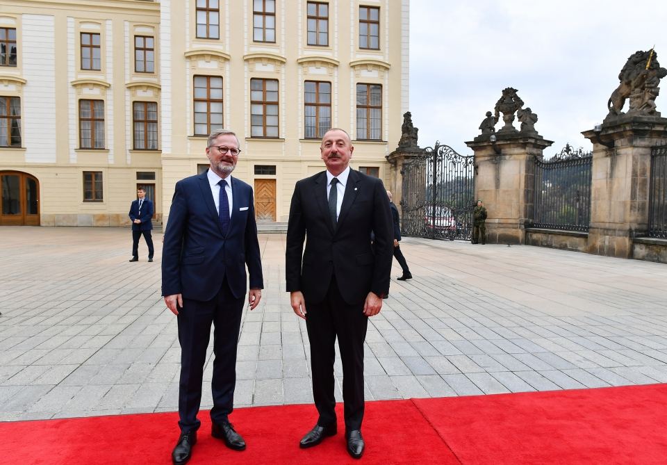 President of Azerbaijan Ilham Aliyev attends inaugural meeting of European Political Community Summit (PHOTO/VIDEO)