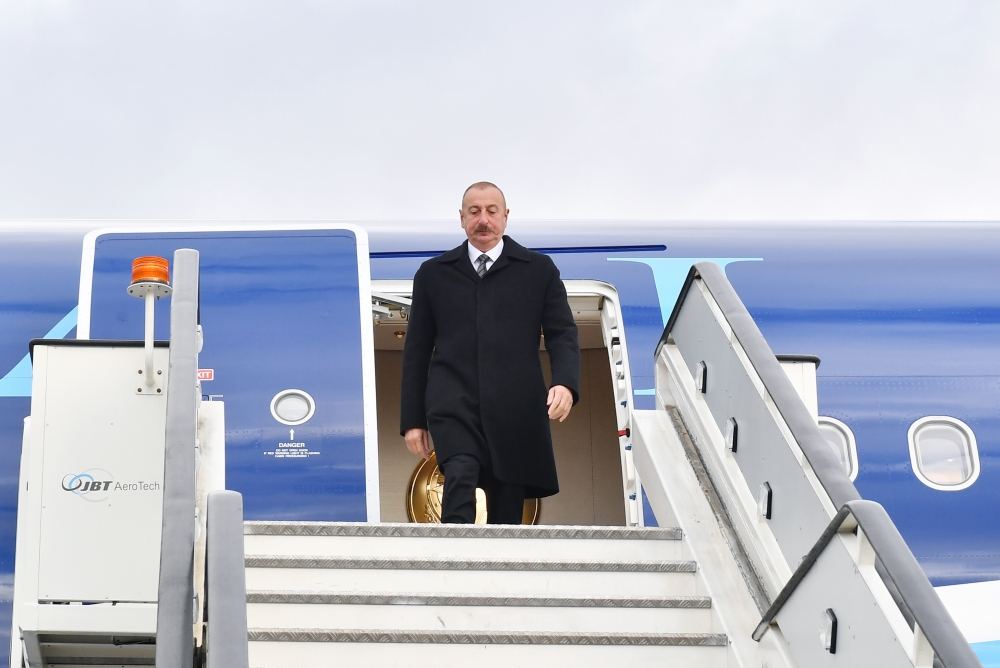 President Ilham Aliyev arrives to Saint Petersburg with working visit (PHOTO/VIDEO)