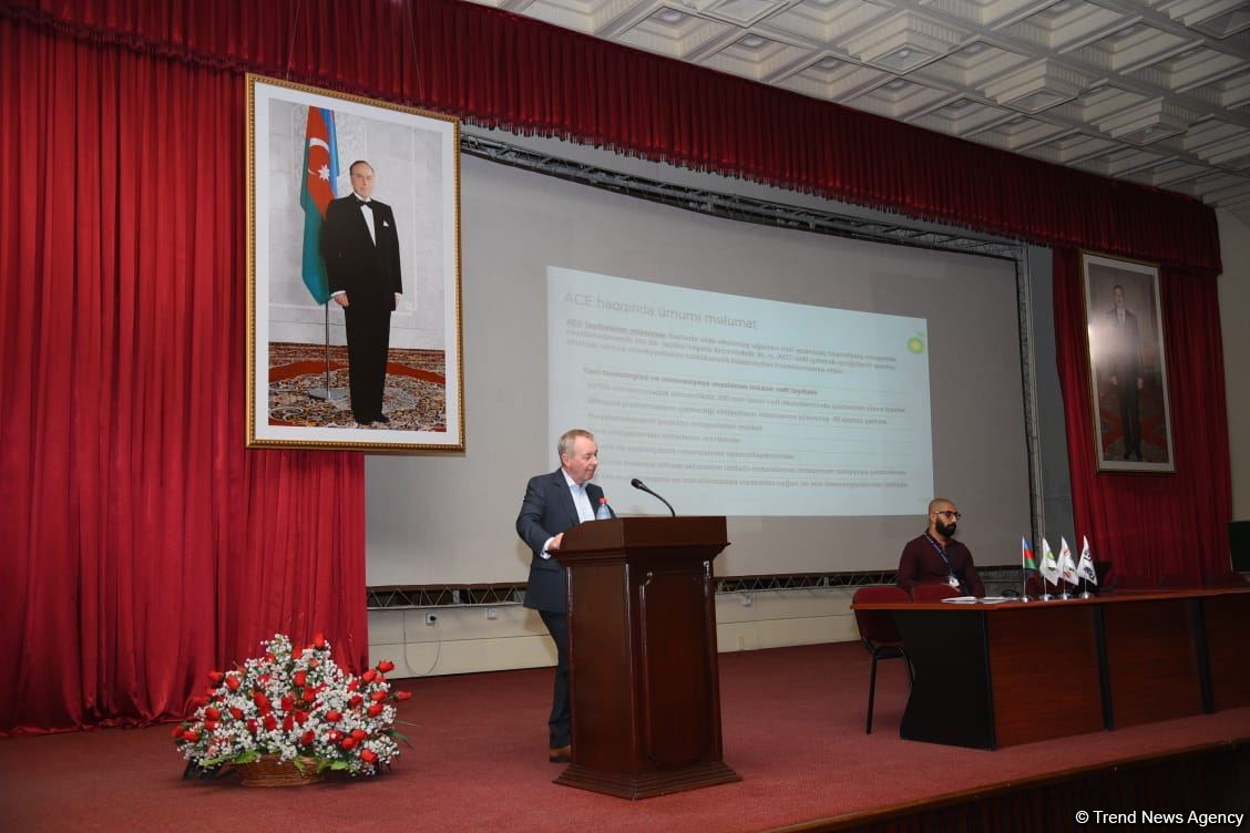 Azeri Central East platform insured by international insurance company - project manager (PHOTO)