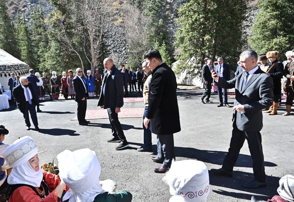 President Ilham Aliyev participates in cultural program at Ala-Archa State Natural Park in Bishkek (PHOTO/VIDEO)