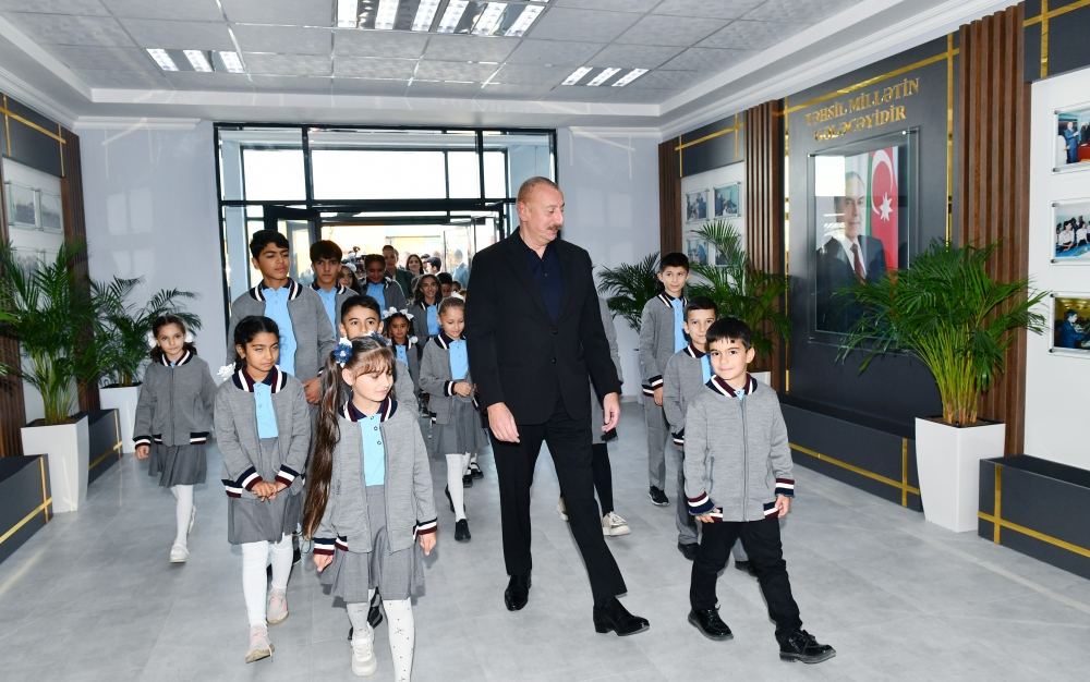 President Ilham Aliyev, First Lady Mehriban Aliyeva meet with Aghali village residents (PHOTO/VIDEO)