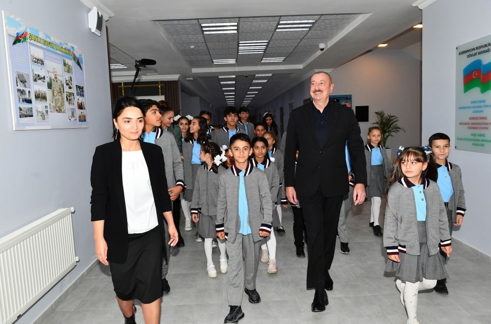 President Ilham Aliyev, First Lady Mehriban Aliyeva meet with Aghali village residents (PHOTO/VIDEO)