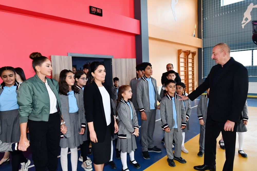 President Ilham Aliyev, First Lady Mehriban Aliyeva meet with Aghali village residents (PHOTO/VIDEO)