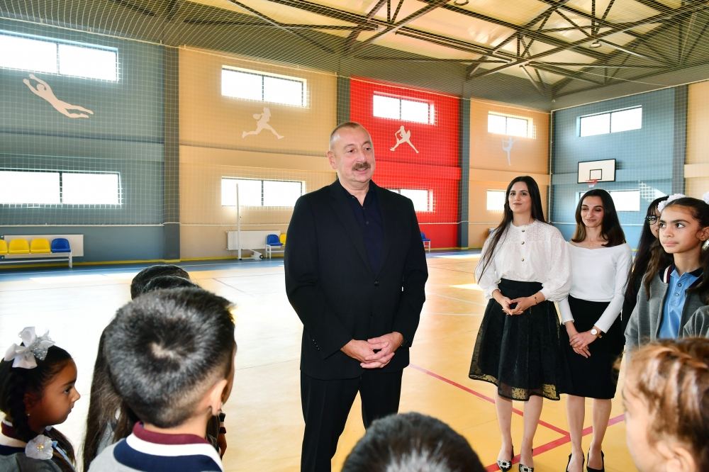 President Ilham Aliyev, First Lady Mehriban Aliyeva meet with Aghali village residents (PHOTO/VIDEO)