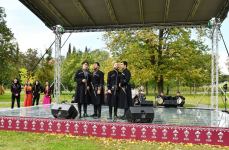President Ilham Aliyev, Georgian PM Irakli Garibashvili participate in cultural program at Château Mukhrani (PHOTO/VIDEO)