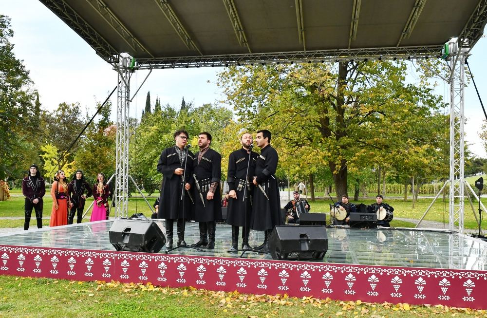 President Ilham Aliyev, Georgian PM Irakli Garibashvili participate in cultural program at Château Mukhrani (PHOTO/VIDEO)