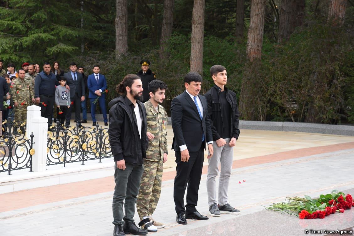 "Victory" car rally kicks off in Baku (PHOTO)