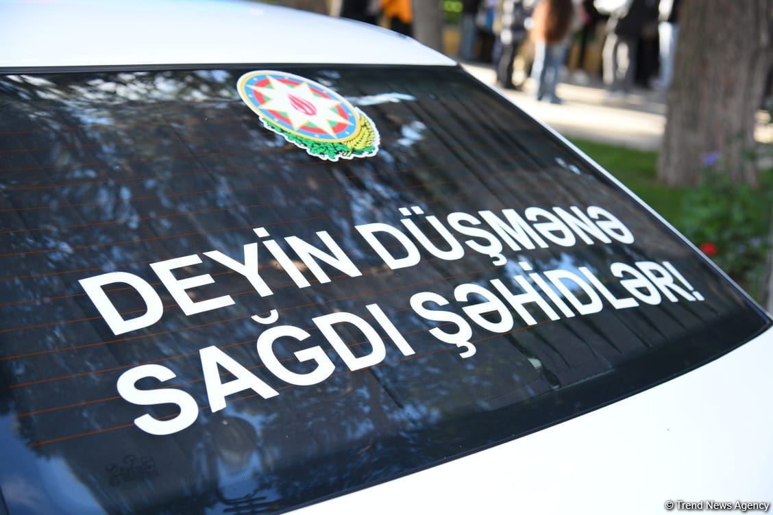 "Victory" car rally kicks off in Baku (PHOTO)