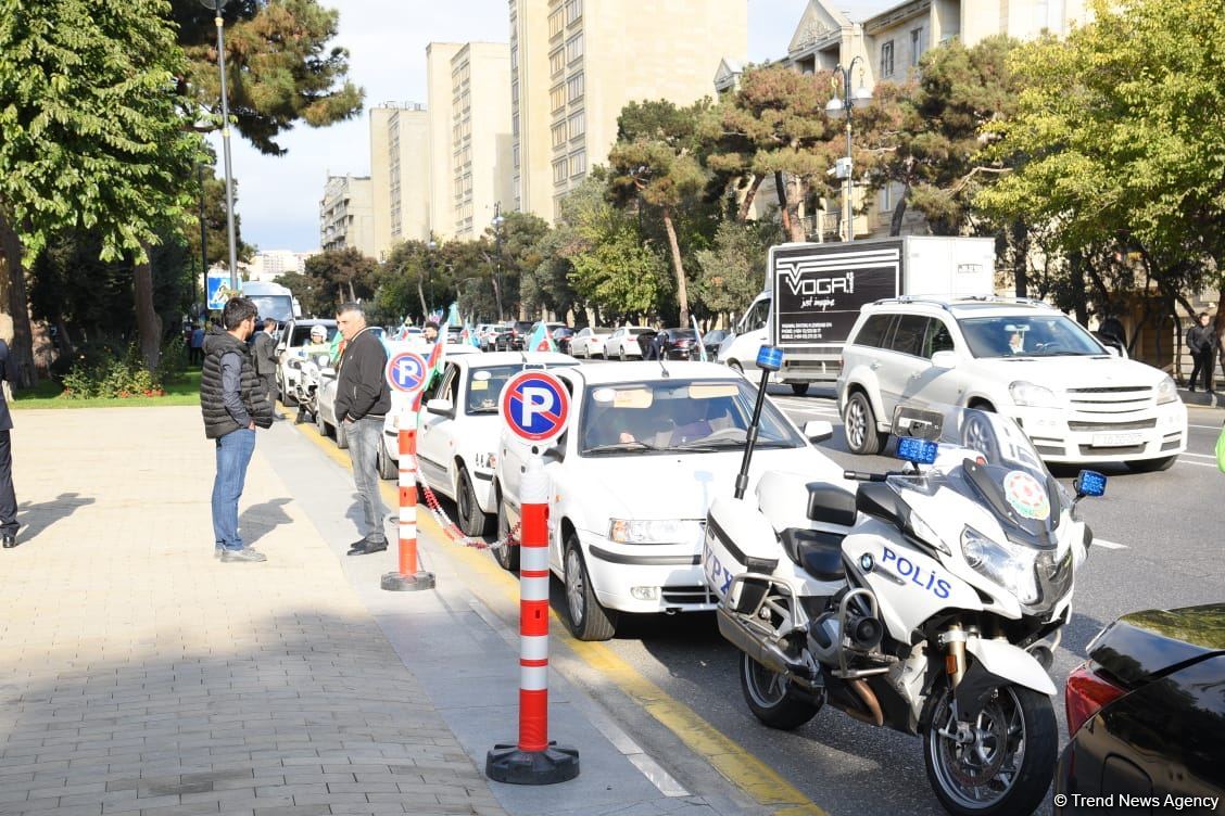 "Victory" car rally kicks off in Baku (PHOTO)