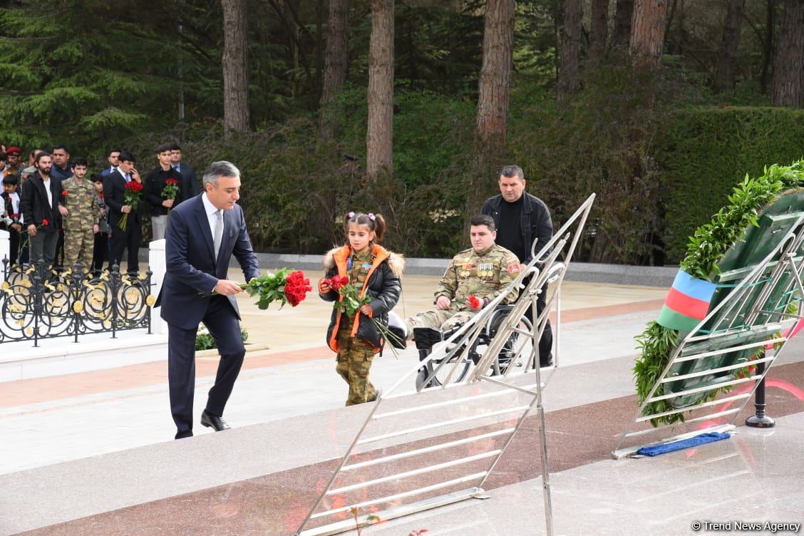 "Victory" car rally kicks off in Baku (PHOTO)