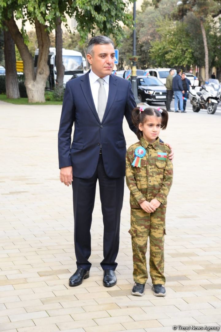 "Victory" car rally kicks off in Baku (PHOTO)