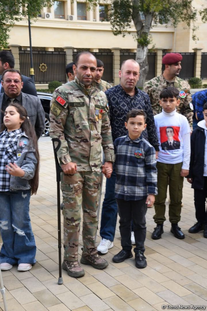 "Victory" car rally kicks off in Baku (PHOTO)