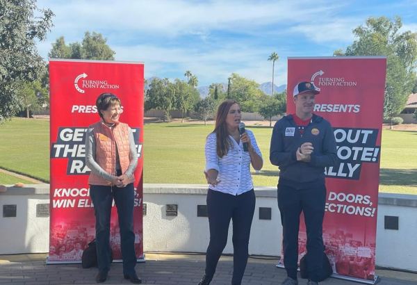 Republicans come to rally, say they’ll save Arizona (PHOTO/VIDEO)