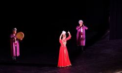 First Lady of Azerbaijan Mehriban Aliyeva watches "Lazgi" ballet in Samarkand (PHOTO/VIDEO)