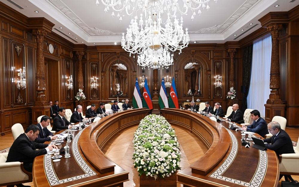 President Ilham Aliyev meets with President of Uzbekistan Shavkat Mirziyoyev in Samarkand (PHOTO/VIDEO)
