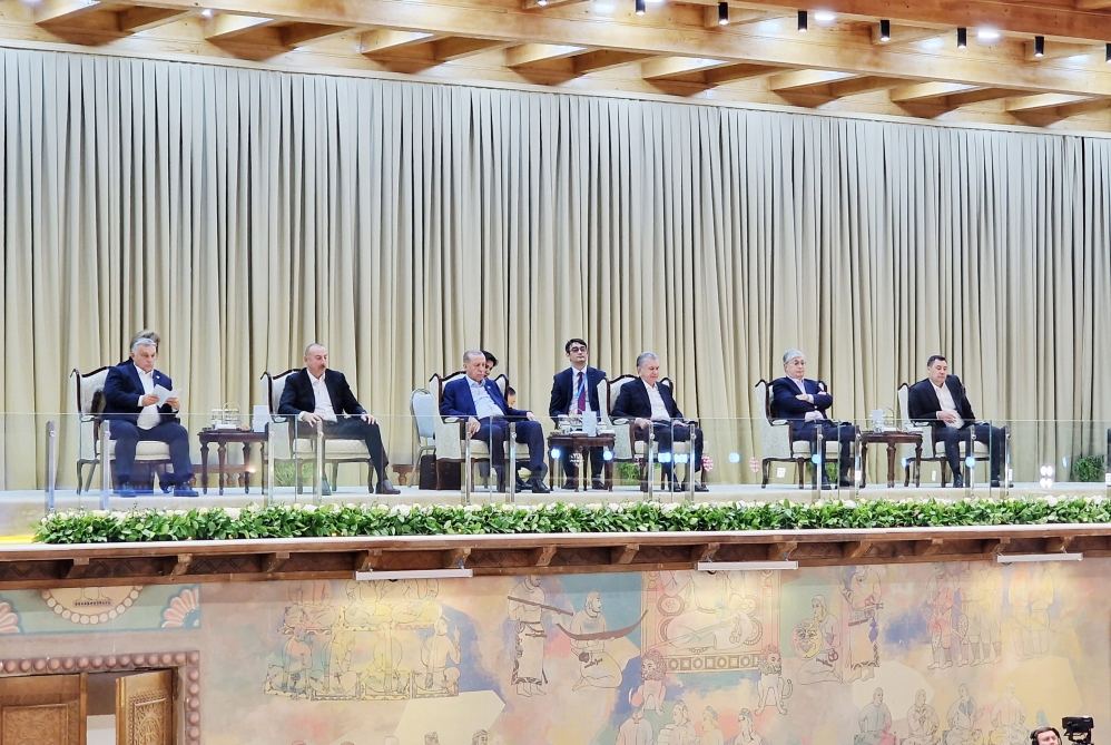 President Ilham Aliyev attends event at "Eternal City" complex in Samarkand, where folklore performances by member states of Organization of Turkic States were presented (PHOTO)