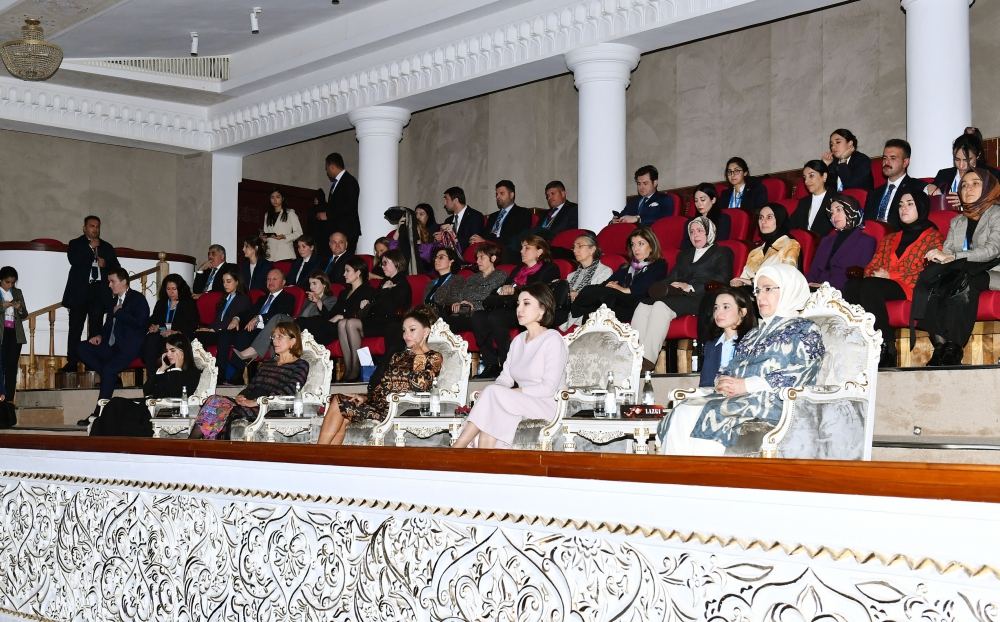 First Lady of Azerbaijan Mehriban Aliyeva watches "Lazgi" ballet in Samarkand (PHOTO/VIDEO)