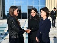 First Lady of Azerbaijan Mehriban Aliyeva views “Illusions of time” exhibition in Samarkand (PHOTO/VIDEO)