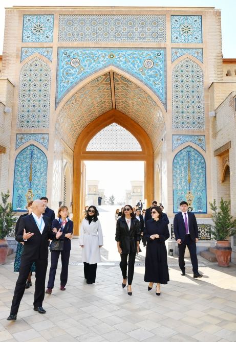First Lady of Azerbaijan Mehriban Aliyeva visits "Eternal City" historical and ethnographic complex (PHOTO/VIDEO)