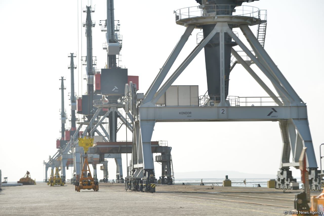 Iran’s non-oil trade with Azerbaijan: volume rises, value falls
