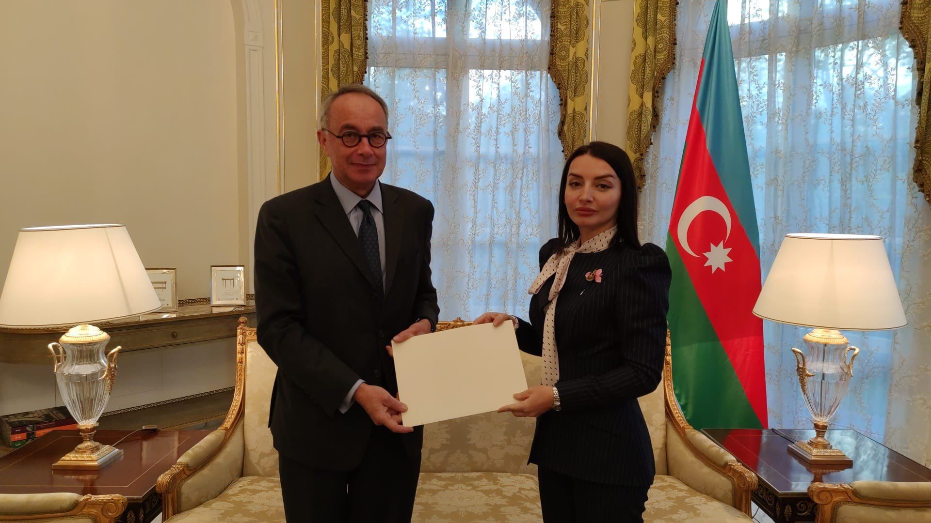 Azerbaijani Ambassador presents copy of credentials to French Foreign Ministry (PHOTO)