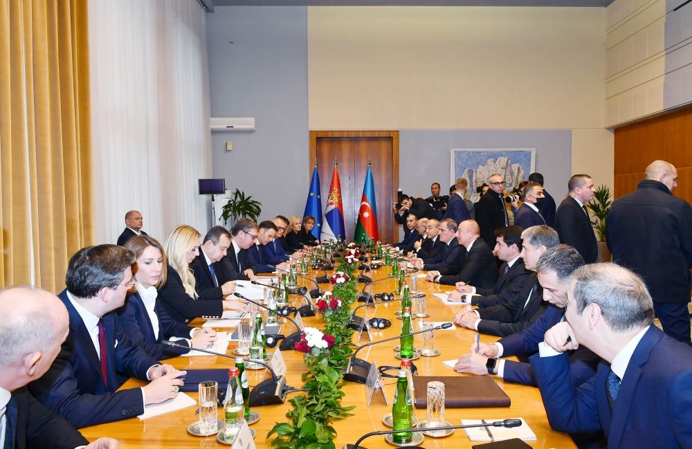 President Ilham Aliyev, Serbian President Aleksandar Vucic hold expanded meeting (PHOTO/VIDEO)