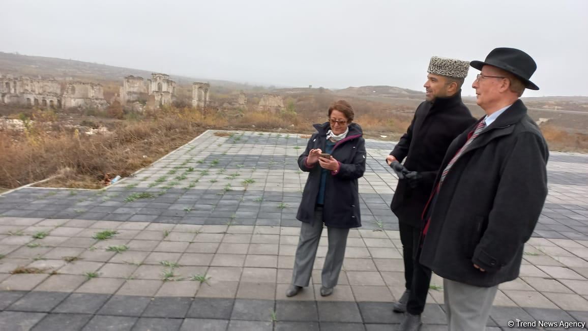 Azerbaijani researchers from Iran visit Shusha (PHOTO)