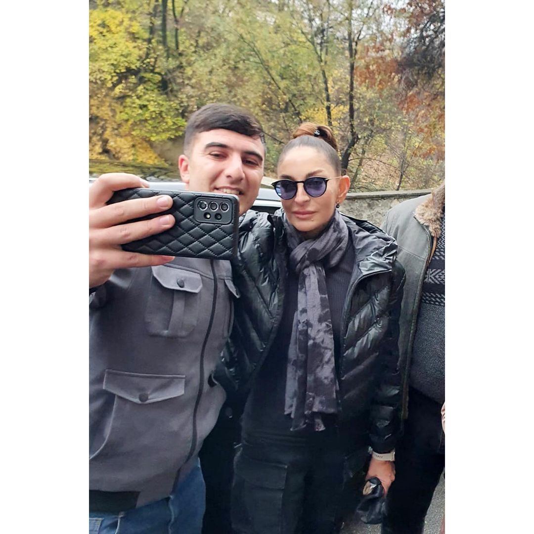 President Ilham Aliyev, First Lady Mehriban Aliyeva meet and talk with residents of Shaki (PHOTO)