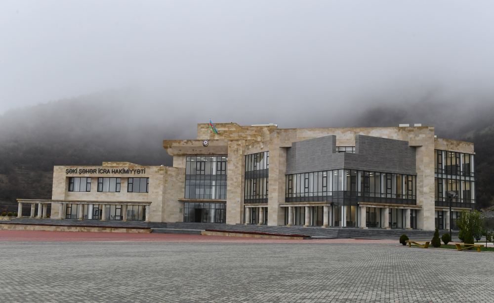 President Ilham Aliyev, First Lady Mehriban Aliyeva view conditions created in new administrative building of Shaki City Executive Authority (PHOTO/VIDEO)