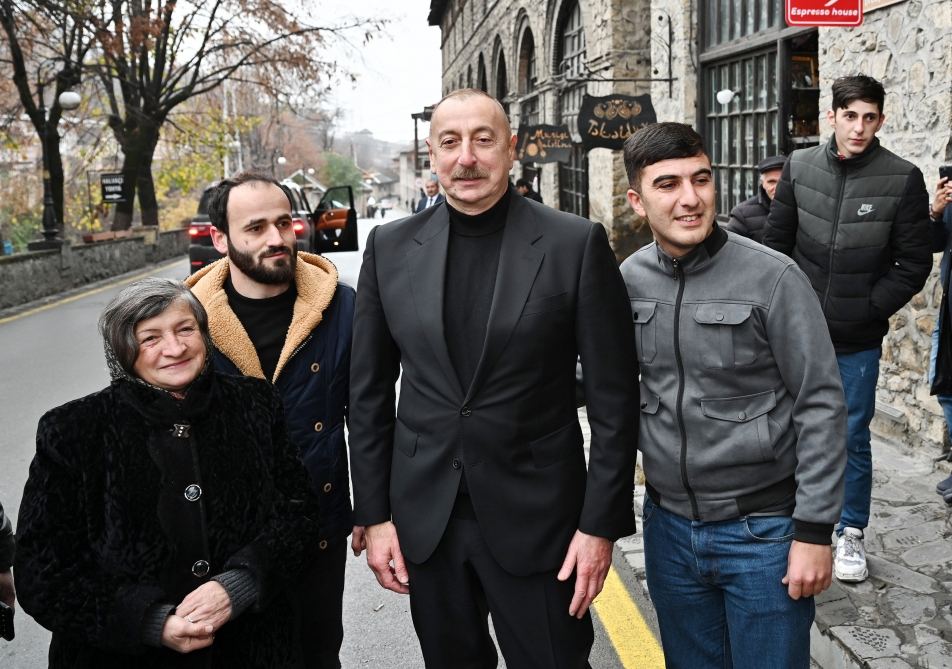President Ilham Aliyev, First Lady Mehriban Aliyeva view reconstruction work at "Yukhari Bash" National Historical-Architectural Reserve in Shaki (PHOTO/VIDEO)