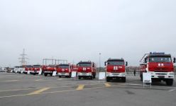 President Ilham Aliyev views newly purchased special purpose equipment and ambulances
(PHOTO)