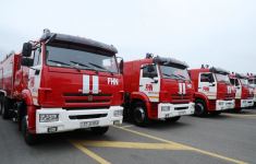 President Ilham Aliyev views newly purchased special purpose equipment and ambulances
(PHOTO)