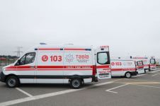 President Ilham Aliyev views newly purchased special purpose equipment and ambulances
(PHOTO)