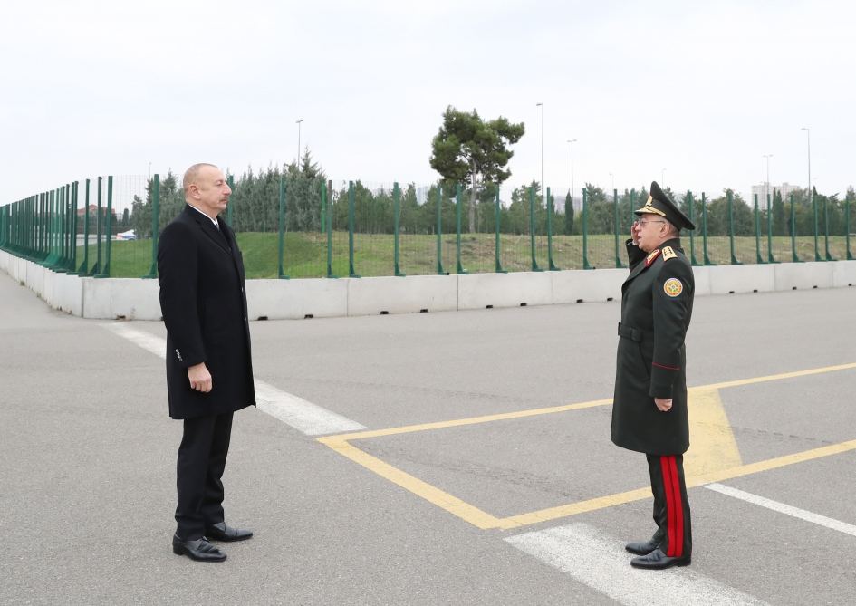 President Ilham Aliyev views newly purchased special purpose equipment and ambulances
(PHOTO)