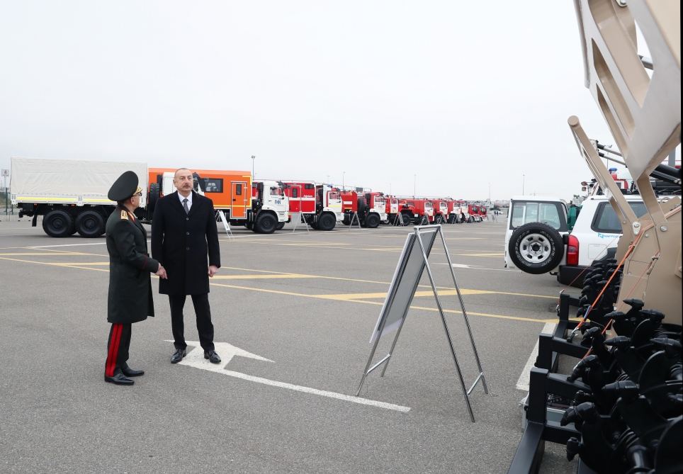 President Ilham Aliyev views newly purchased special purpose equipment and ambulances
(PHOTO)