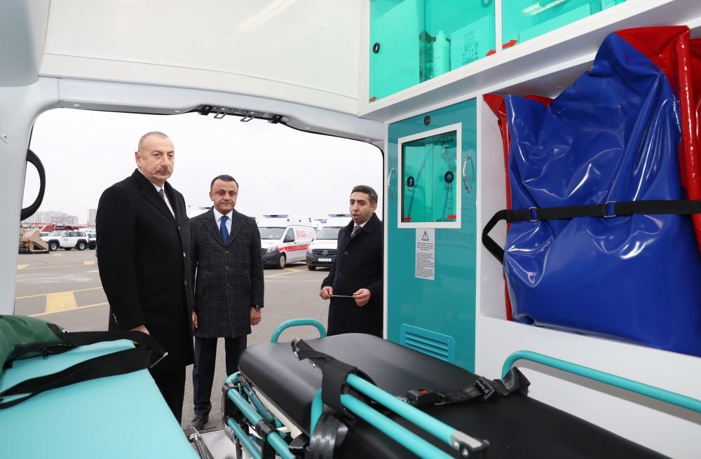 President Ilham Aliyev views newly purchased special purpose equipment and ambulances
(PHOTO)