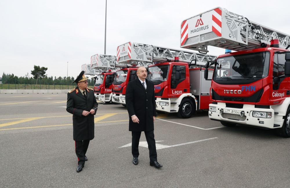President Ilham Aliyev views newly purchased special purpose equipment and ambulances
(PHOTO)