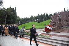 Azerbaijan's public honors memory of the Great Leader Heydar Aliyev (PHOTO)