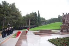 Azerbaijan's public honors memory of the Great Leader Heydar Aliyev (PHOTO)