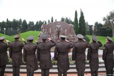Azerbaijan's public honors memory of the Great Leader Heydar Aliyev (PHOTO)