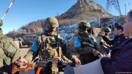 Azerbaijanis continue protests near Shusha, as Russian peacekeepers bring in manpower, military equipment (PHOTO/VIDEO)