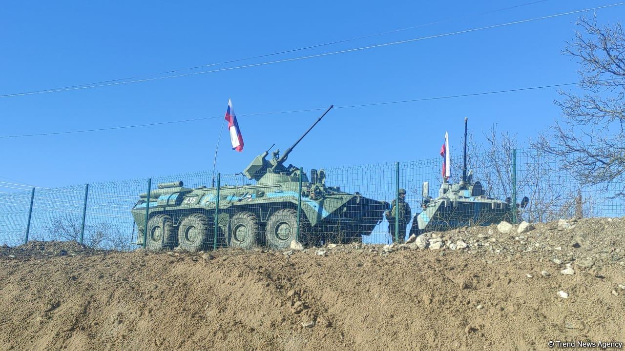 Russian peacekeepers bring in military vehicles to area of Azerbaijanis' protest in Karabakh (PHOTO)