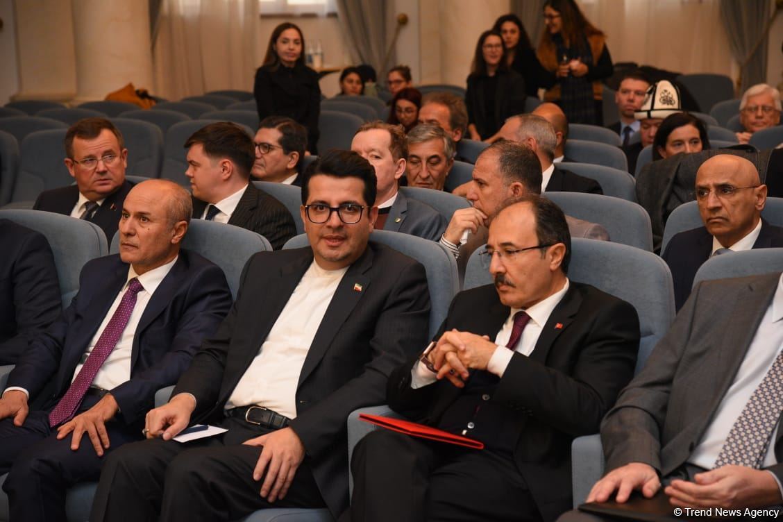 Azerbaijani official informs heads of diplomatic missions about situation on Shusha-Khankandi road (PHOTO)