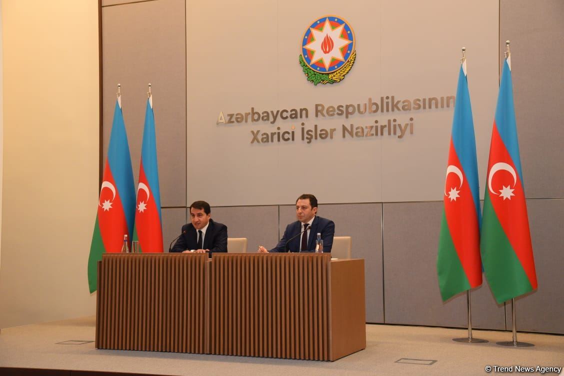 Azerbaijani official informs heads of diplomatic missions about situation on Shusha-Khankandi road (PHOTO)