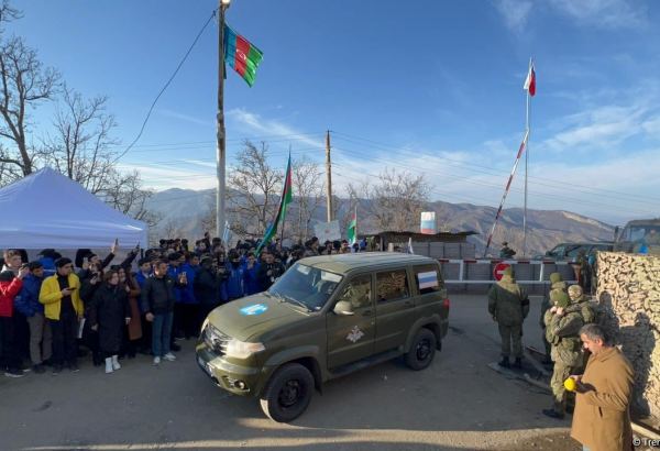 Supply vehicles of Russian peacekeepers pass freely along Azerbaijan's Lachin road (PHOTO/VIDEO)