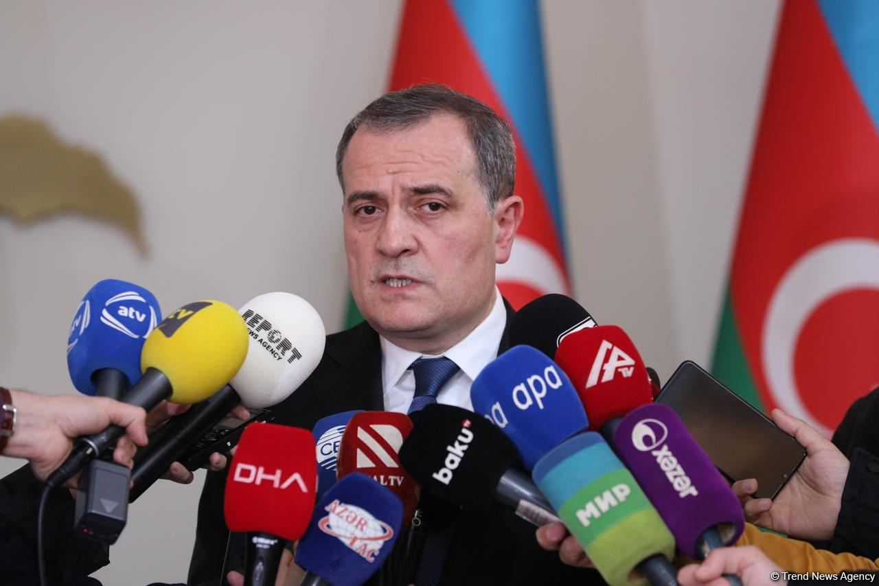 Azerbaijani FM talks claims of cutting off gas supply on Russian peacekeepers' temporary deployment area