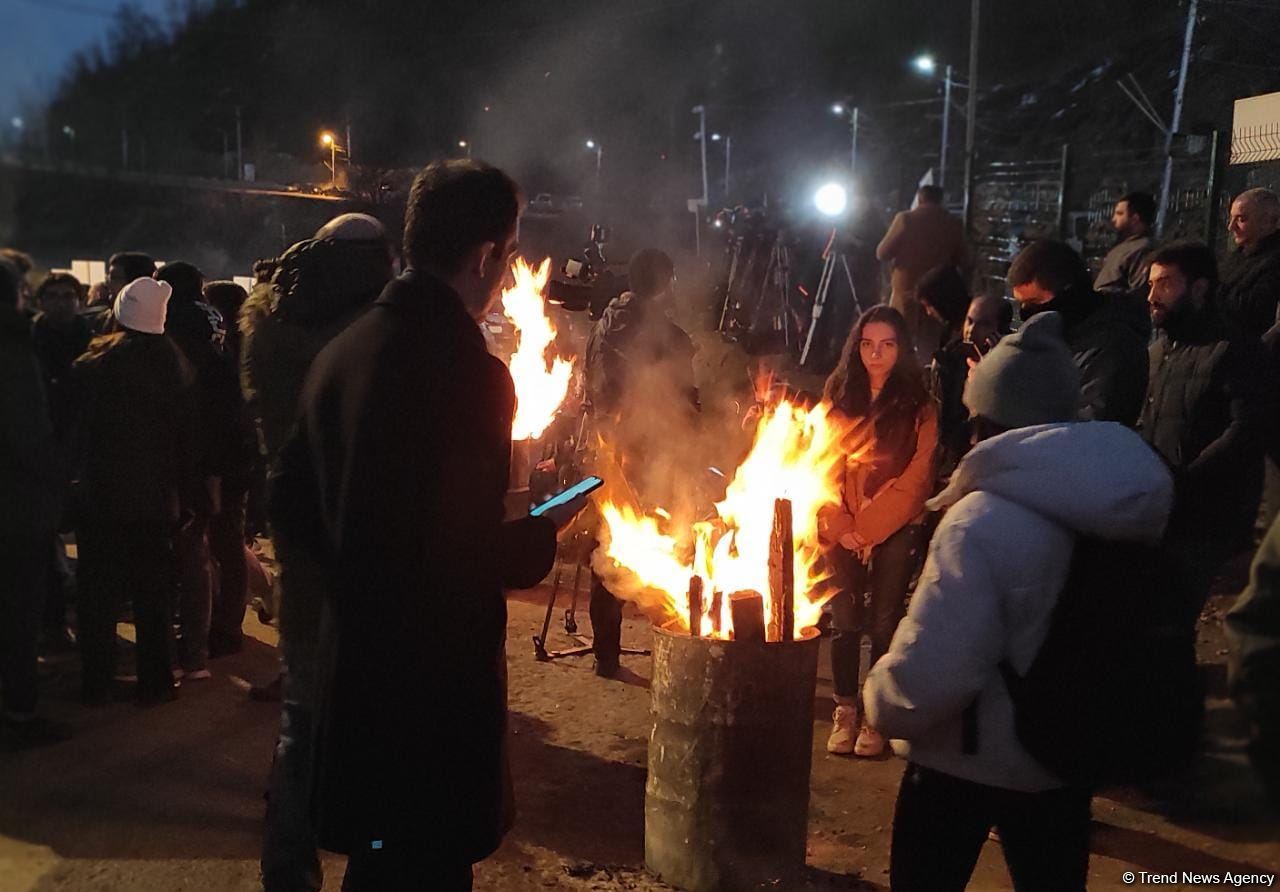 Peaceful rally of Azerbaijanis in zone of temporary responsibility of peacekeepers (PHOTO)