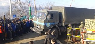 Peacekeepers' supply vehicles pass unhindered along  Lachin road (PHOTO/VIDEO)